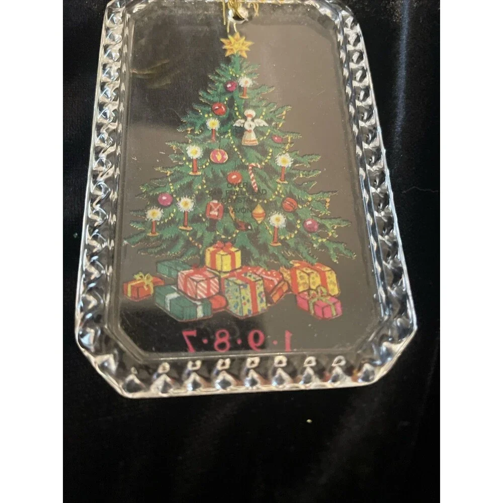 AVON 1987 Lead Crystal Christmas Tree Ornament 24% Full Lead Crystal 3.5